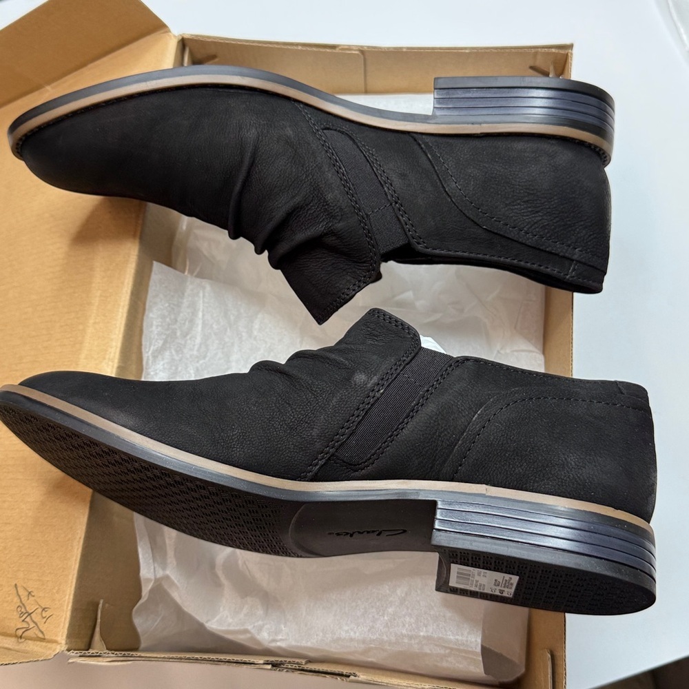 Clarks Women's Camzin Pace Ruched Zip Ankle Booties- Black-Size 11M - Picture 10 of 10
